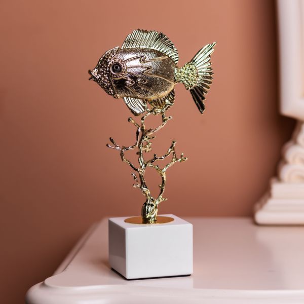 Статуэтка Gold Fish металлическая на мраморной подставке Yiwu HP-7-18 фото